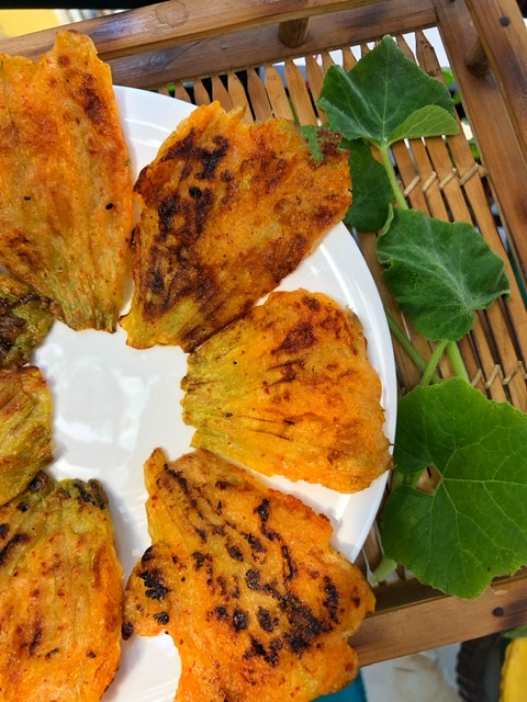 Pumpkin Flower Fritters Recipe | Odia style Kakharu Phula Bhaja