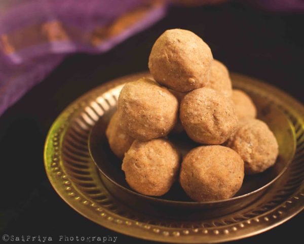 Besan ke Ladoo Recipe | How to make Besan Ladoo at Home