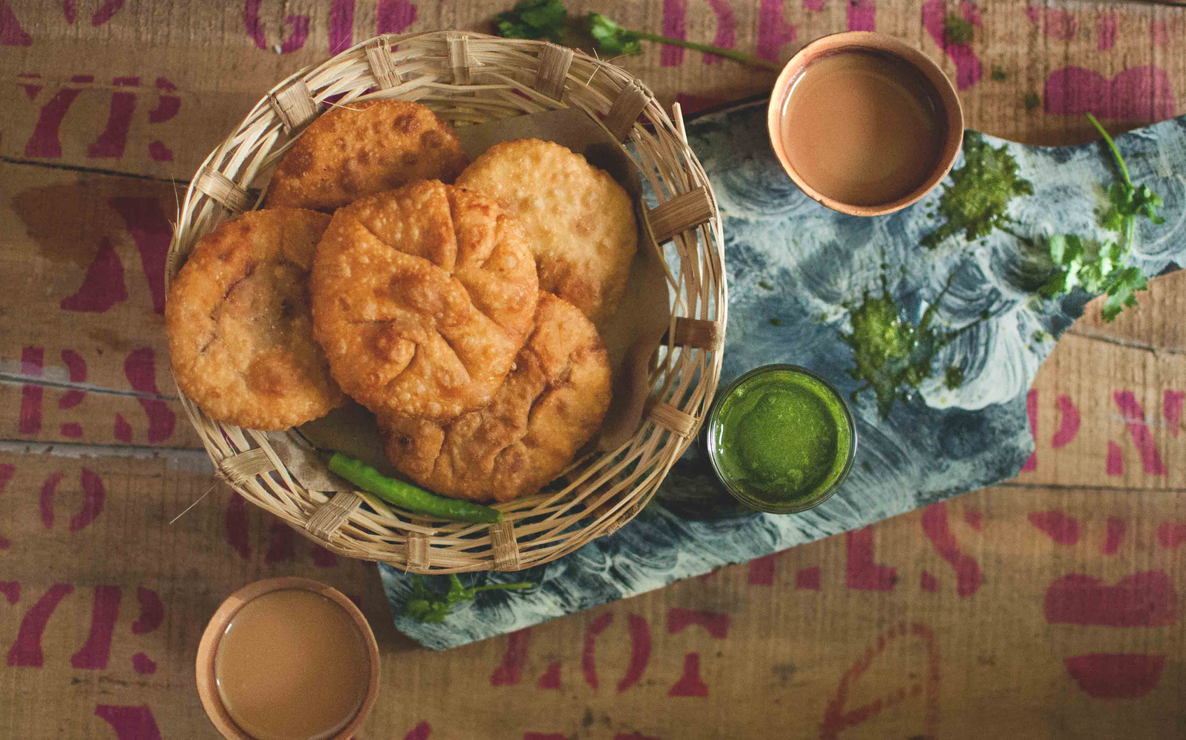 Crispy Alo Pyaz Kachori |