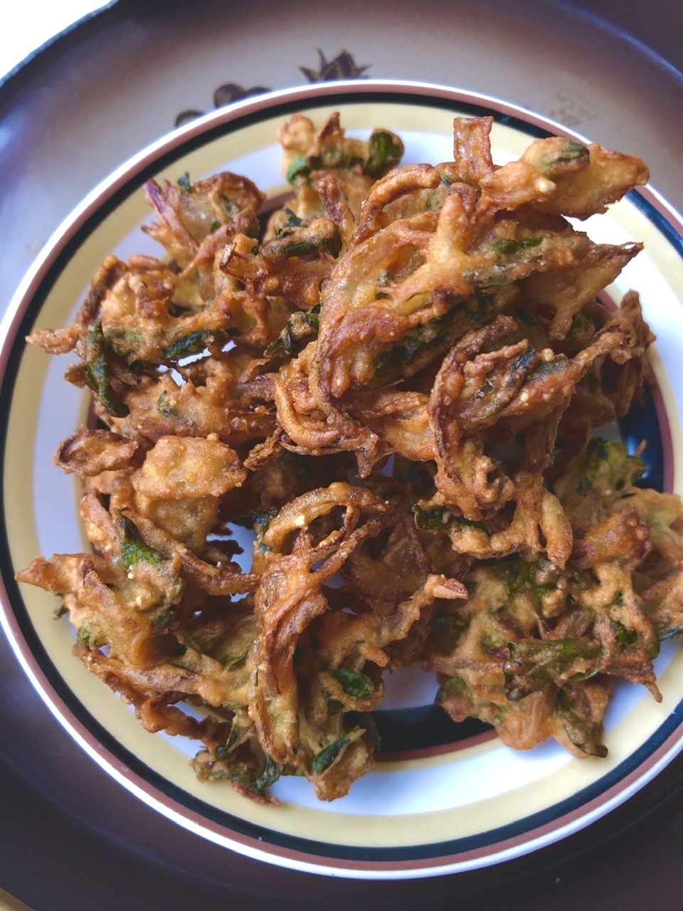 Moringa leaves Fritters Recipe | Crispy Onion Bhaji with Drumstick leaves